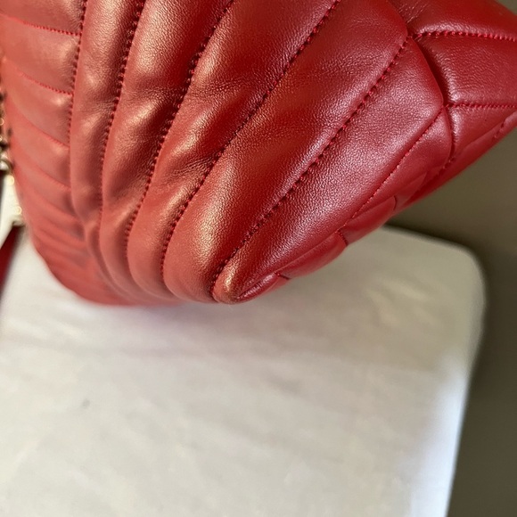 RARE Tory Burch Kira Chevron Tote Red Quilted Lambskin Gold Chain Straps - Picture 10 of 17